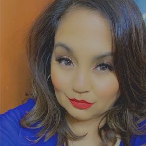 Meet your Posher, Dana